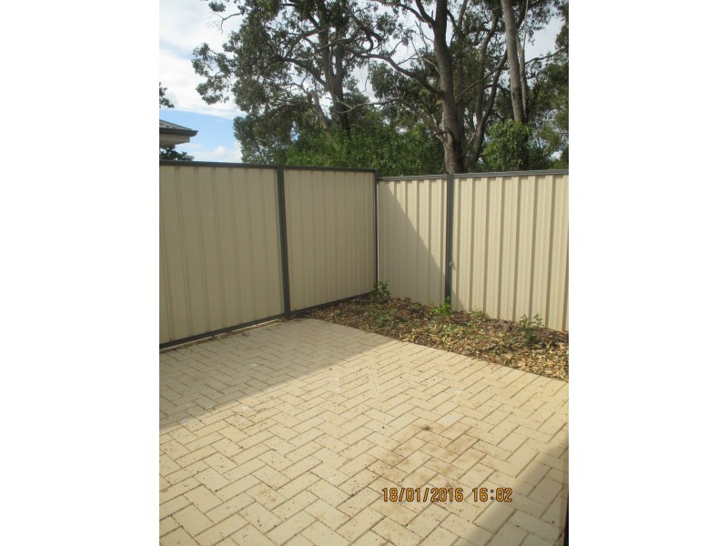 11/99 Lowanna Way, Armadale WA 6112