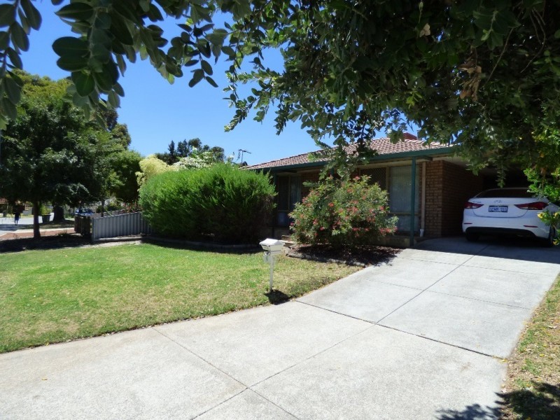 6 McGrath Place, Seville Grove WA 6112