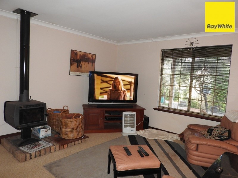 13 High Road, Roleystone WA 6111