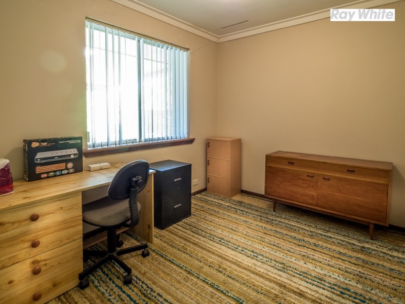 23 Carawatha Avenue, Mount Nasura WA 6112