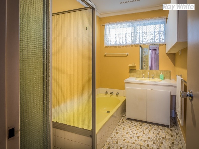 23 Carawatha Avenue, Mount Nasura WA 6112