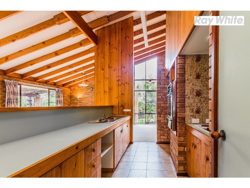 4 Looranah Street, Mount Nasura WA 6112