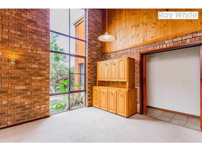 4 Looranah Street, Mount Nasura WA 6112