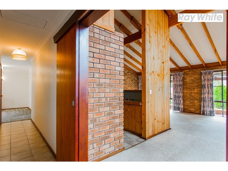 4 Looranah Street, Mount Nasura WA 6112