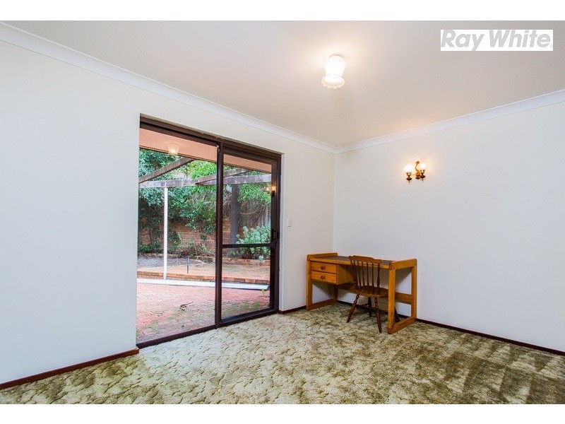 4 Looranah Street, Mount Nasura WA 6112
