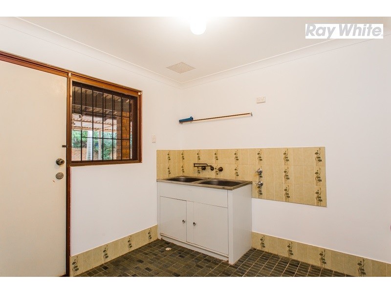 4 Looranah Street, Mount Nasura WA 6112