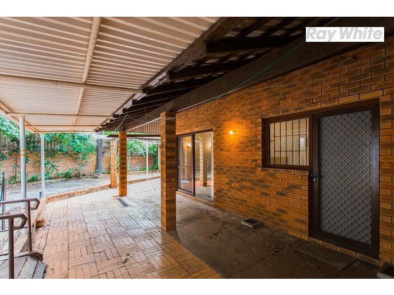 4 Looranah Street, Mount Nasura WA 6112