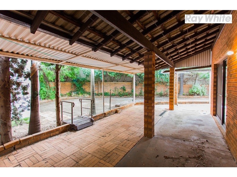 4 Looranah Street, Mount Nasura WA 6112