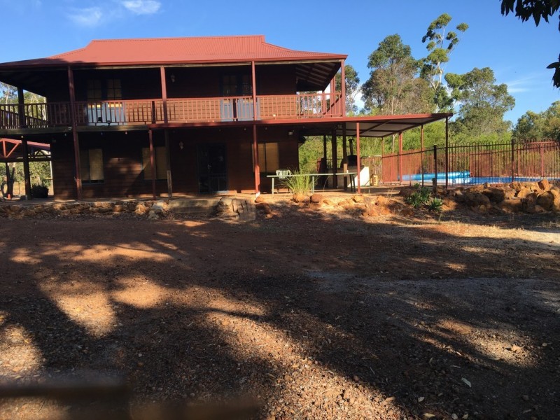 4 Robinson Road, Roleystone WA 6111