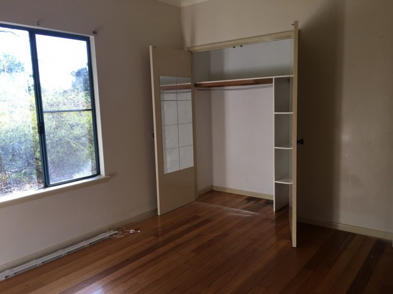 4 Robinson Road, Roleystone WA 6111