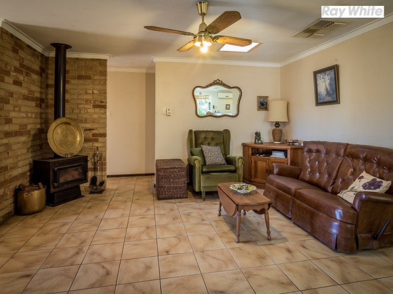 27 Onyx Road, Mount Richon WA 6112