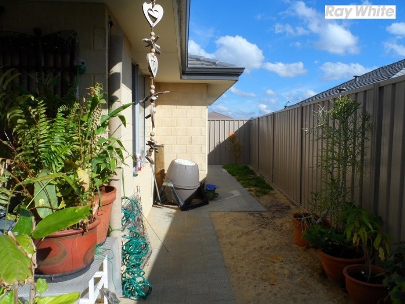 4 Podger Way, Brookdale WA 6112