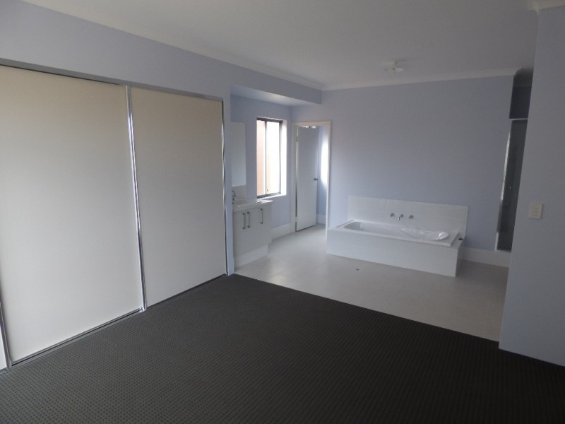 8 Cristonia Terrrace, Byford WA 6122