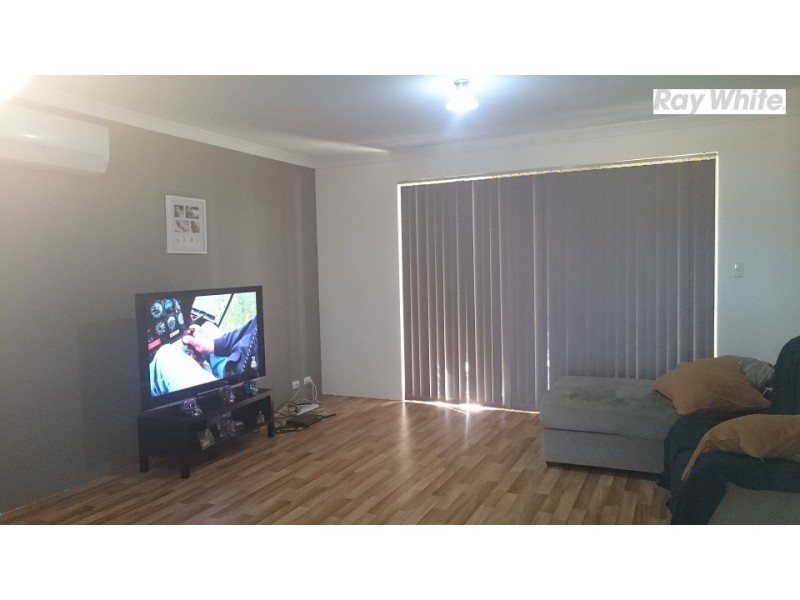 2/11 Stott Close, Armadale WA 6112