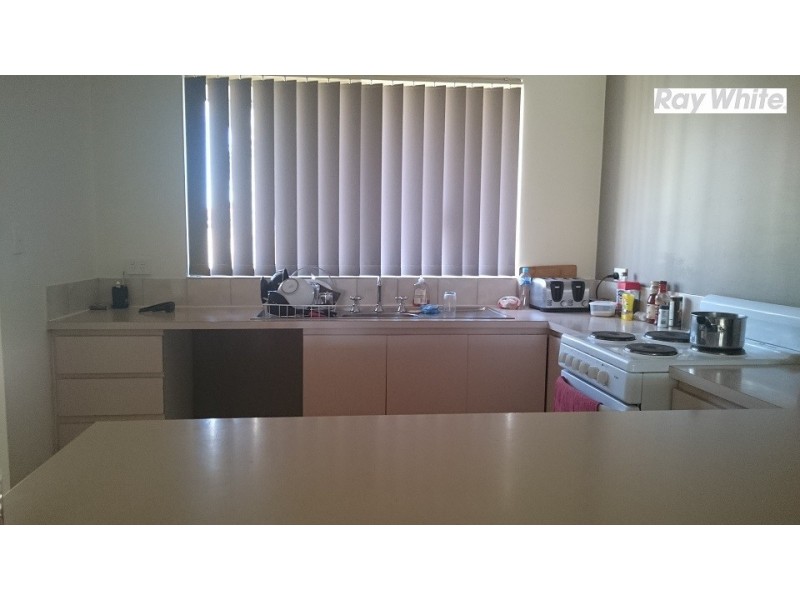 2/11 Stott Close, Armadale WA 6112