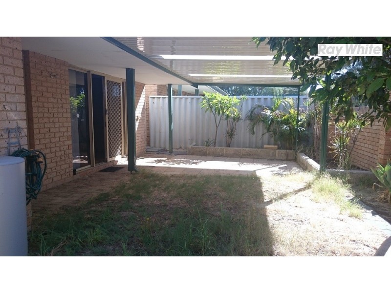 2/11 Stott Close, Armadale WA 6112