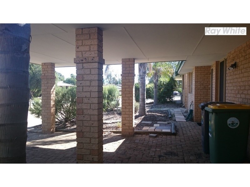 2/11 Stott Close, Armadale WA 6112