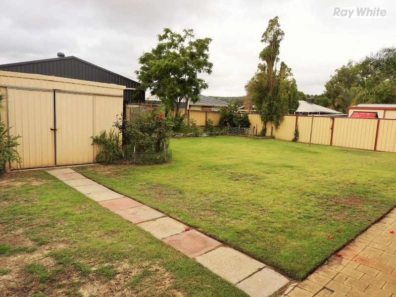 12 Bodicoat Drive, Brookdale WA 6112