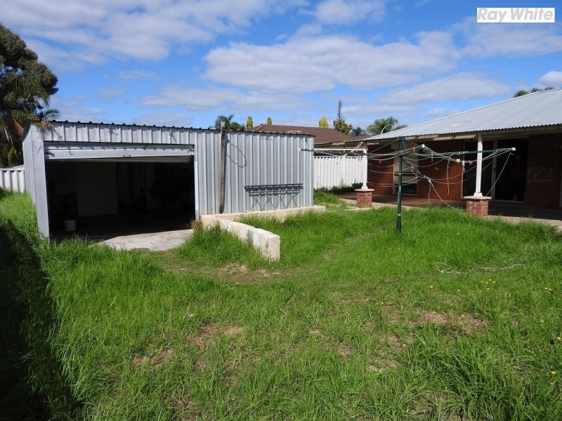 73 Seminole Gardens, Seville Grove WA 6112