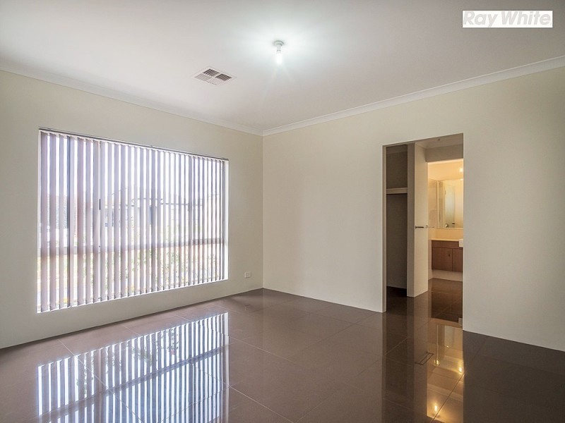 26 Kerrison Parade, Seville Grove WA 6112