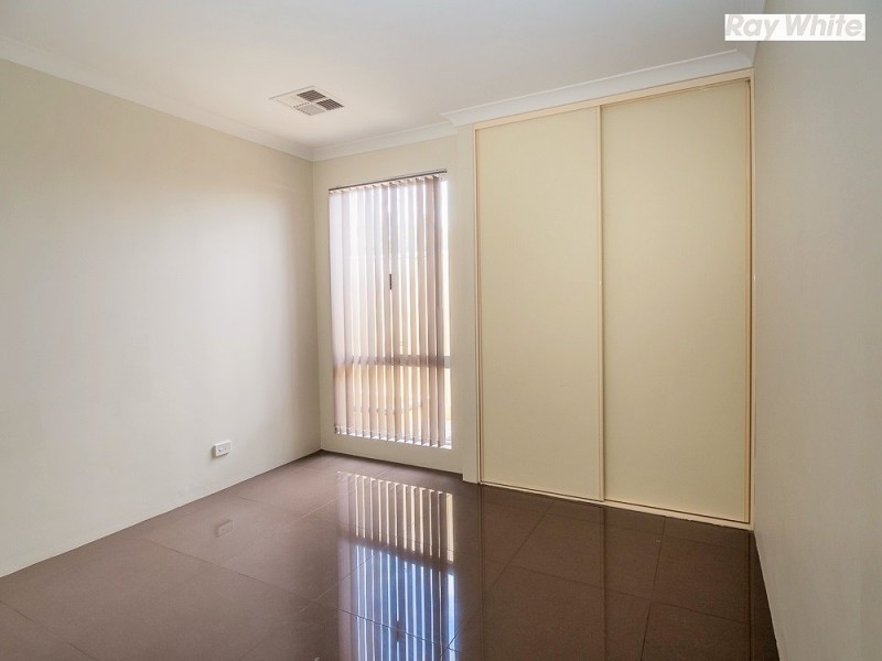 26 Kerrison Parade, Seville Grove WA 6112