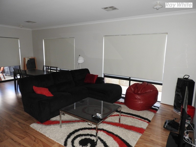 38 Wycliffe Turn, Piara Waters WA 6112