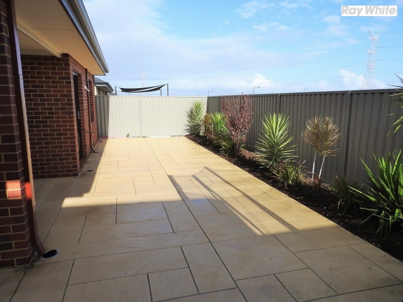 38 Wycliffe Turn, Piara Waters WA 6112