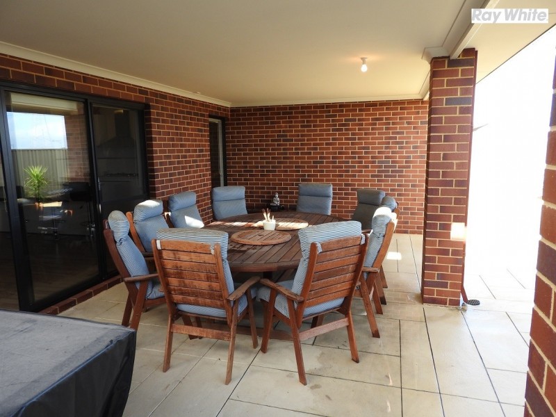 38 Wycliffe Turn, Piara Waters WA 6112