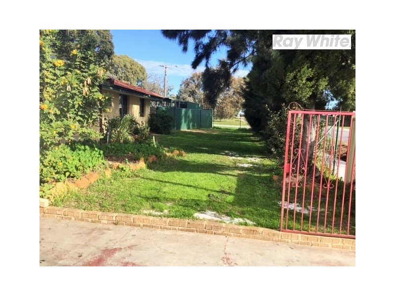 196 Westfield Road, Kelmscott WA 6111