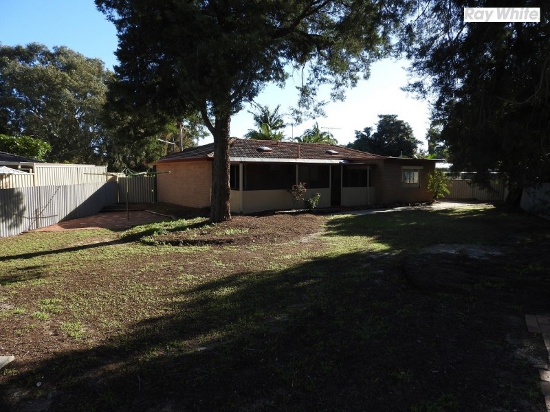 18 Redross Court, Armadale WA 6112