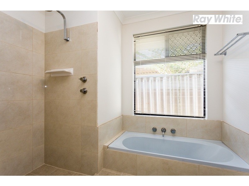 18 Candish Grove, Seville Grove WA 6112