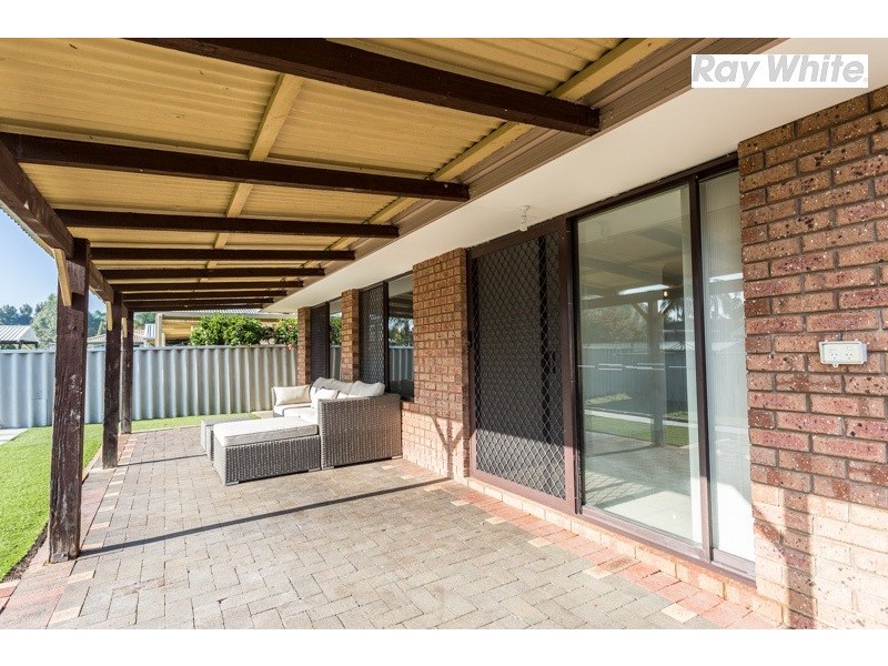 18 Candish Grove, Seville Grove WA 6112