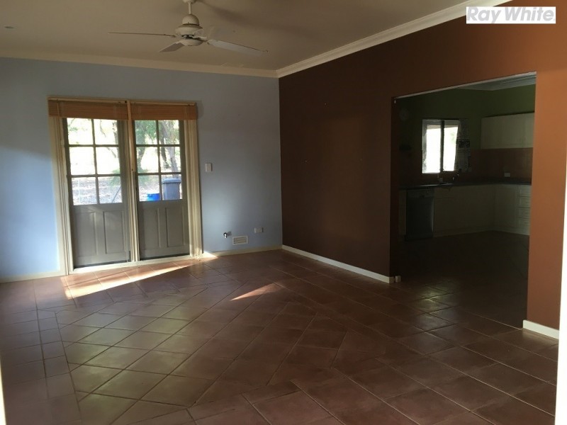 4 Robinson Road, Roleystone WA 6111