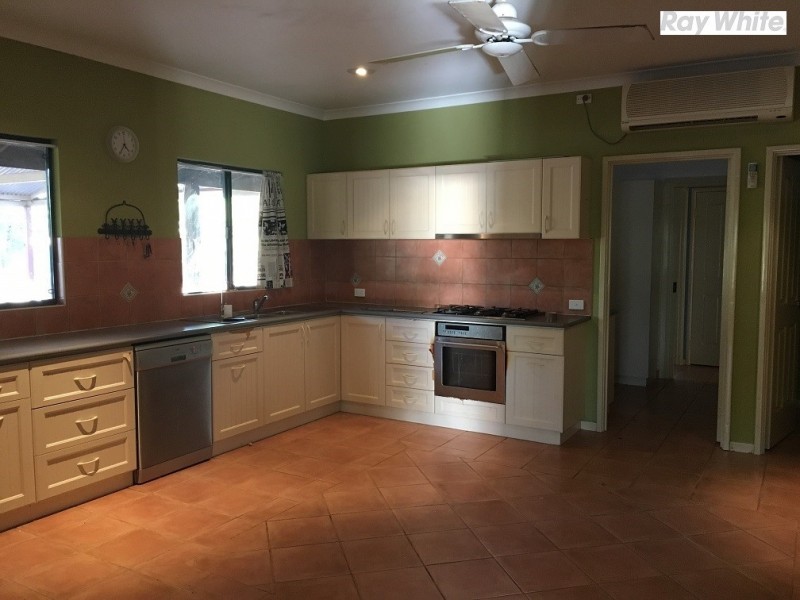 4 Robinson Road, Roleystone WA 6111