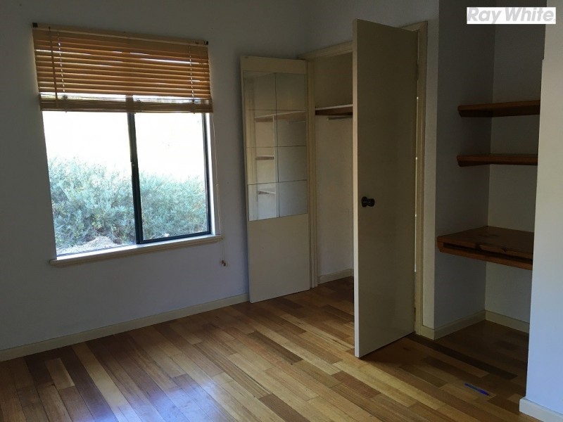 4 Robinson Road, Roleystone WA 6111