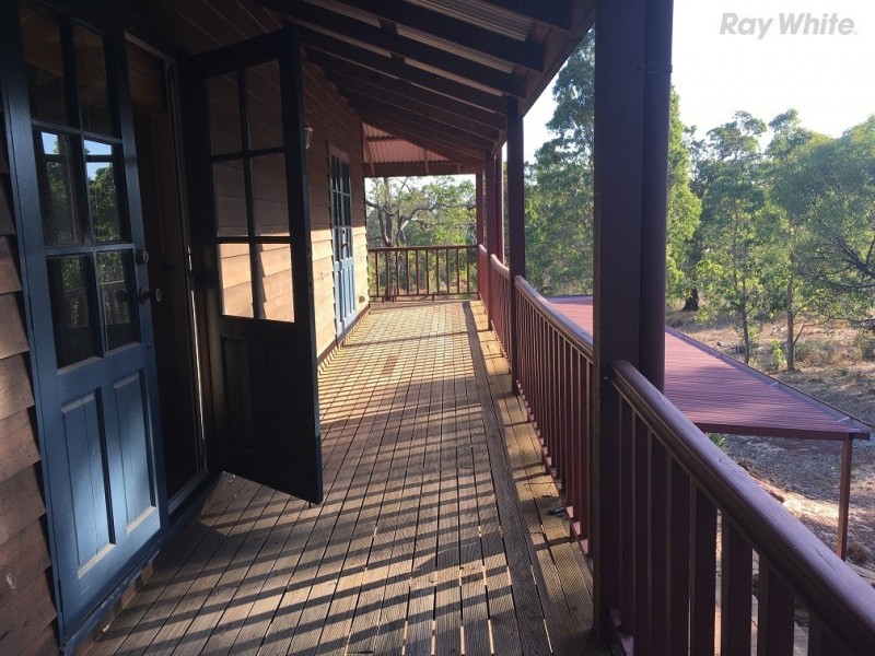 4 Robinson Road, Roleystone WA 6111