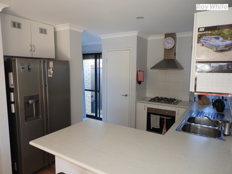 17 Jeffrey Loop, Brookdale WA 6112