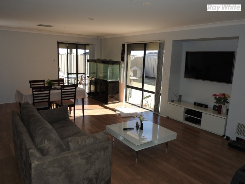 17 Jeffrey Loop, Brookdale WA 6112