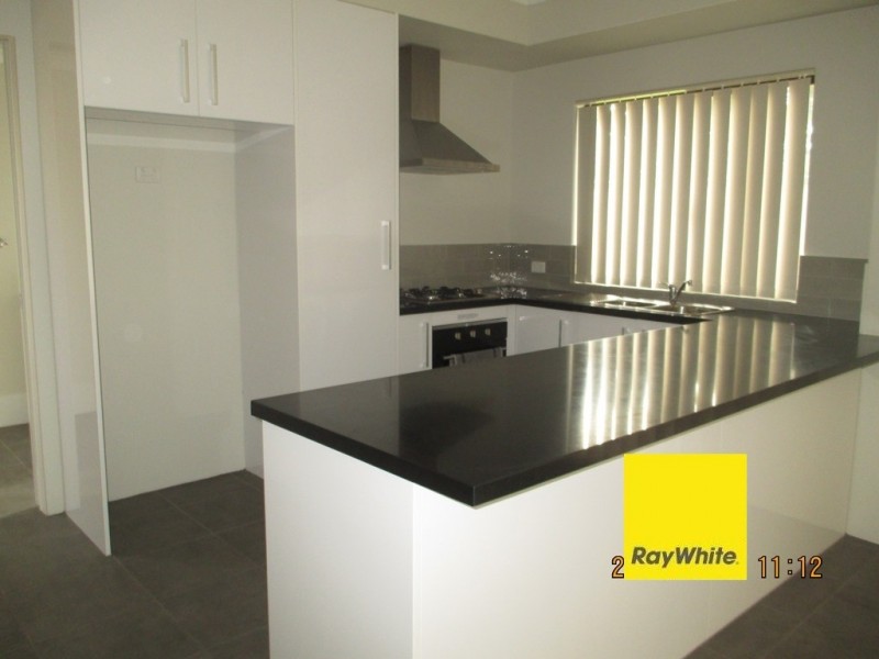 12/99 Lowanna Way, Armadale WA 6112