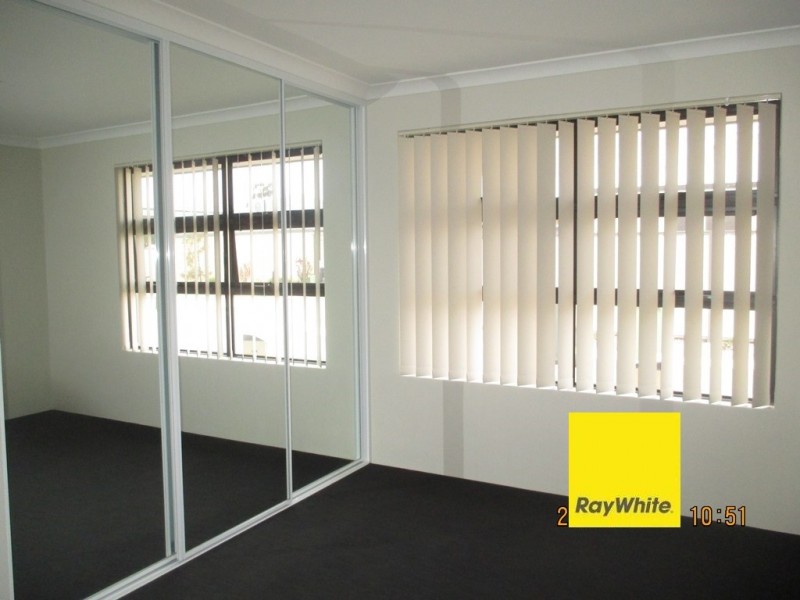 12/99 Lowanna Way, Armadale WA 6112