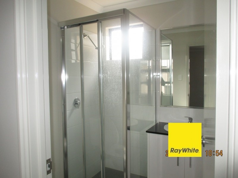 12/99 Lowanna Way, Armadale WA 6112