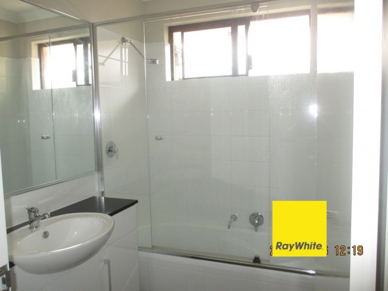 12/99 Lowanna Way, Armadale WA 6112