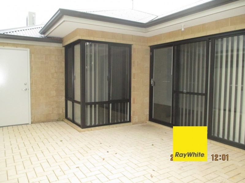 12/99 Lowanna Way, Armadale WA 6112