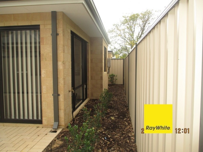 12/99 Lowanna Way, Armadale WA 6112