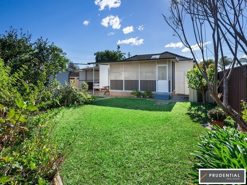 2 Amalfi Street, Lurnea NSW 2170