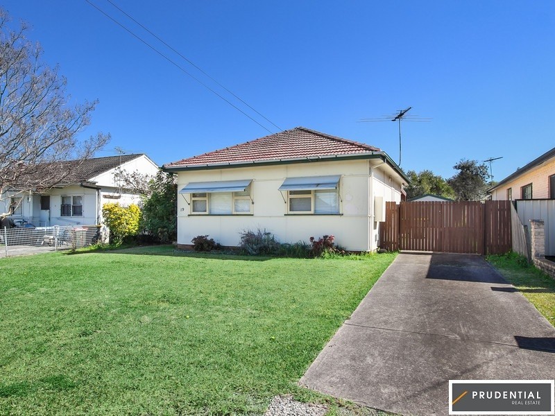 19 Coolaroo Crescent, Lurnea NSW 2170