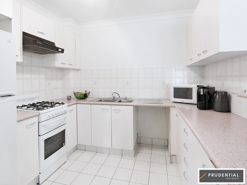 18/14 Frank Oliveri Drive, Chipping Norton NSW 2170