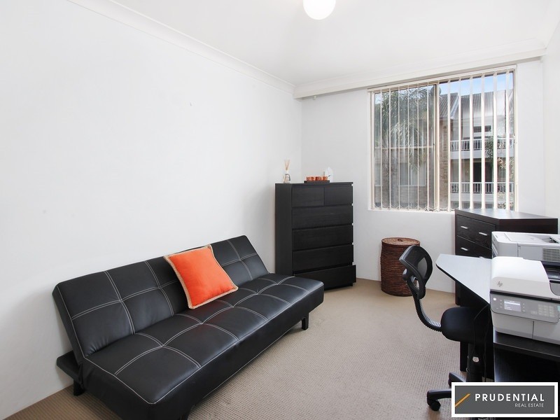 18/14 Frank Oliveri Drive, Chipping Norton NSW 2170