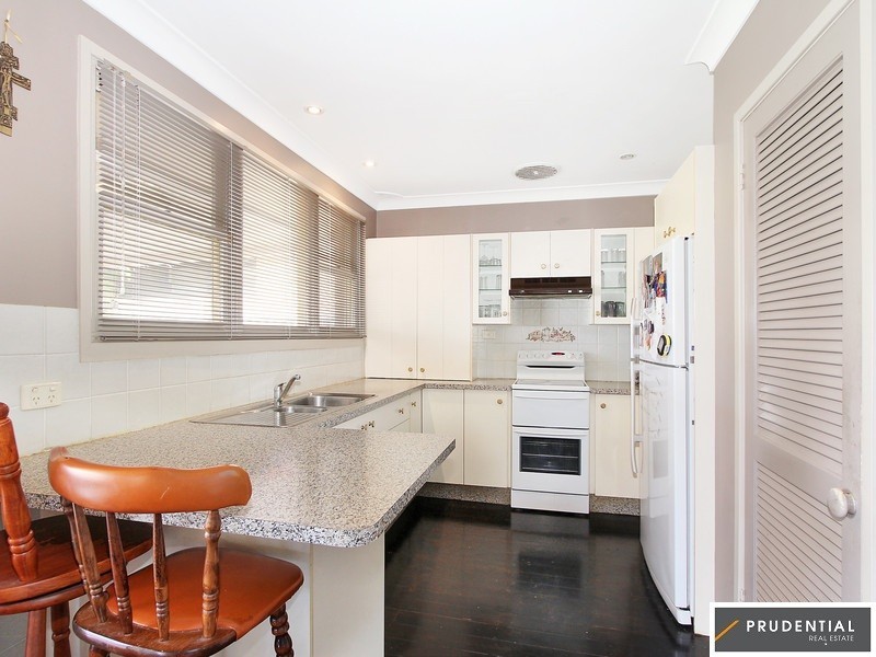 2 Jacqueline Place, Moorebank NSW 2170