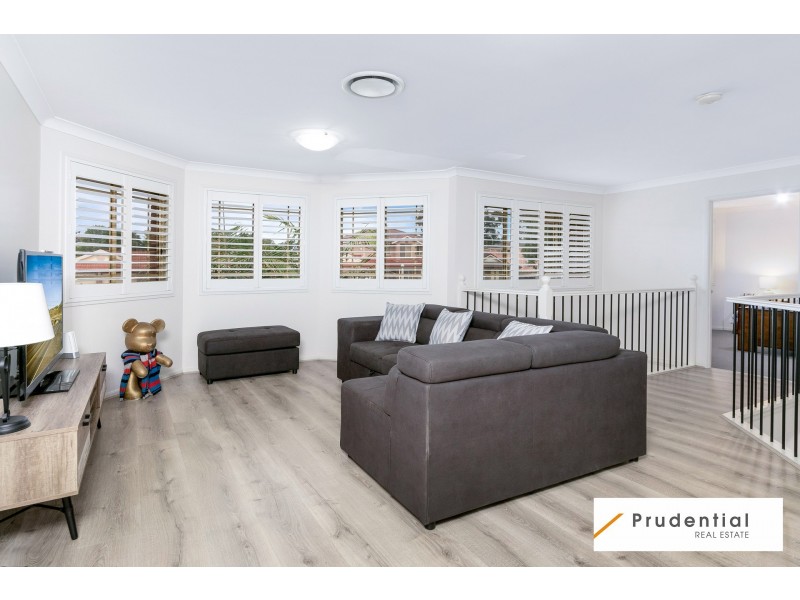 8 Foxgrove Ave, Casula NSW 2170